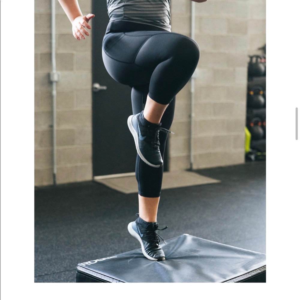 Zyia pocket light n tight size 12